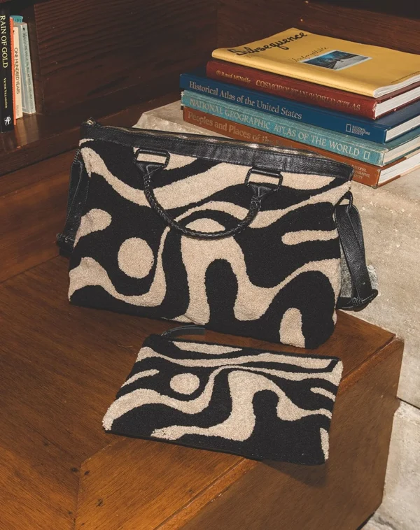 Abstract Yin-Yang Clutchmulti-Cleobella Store